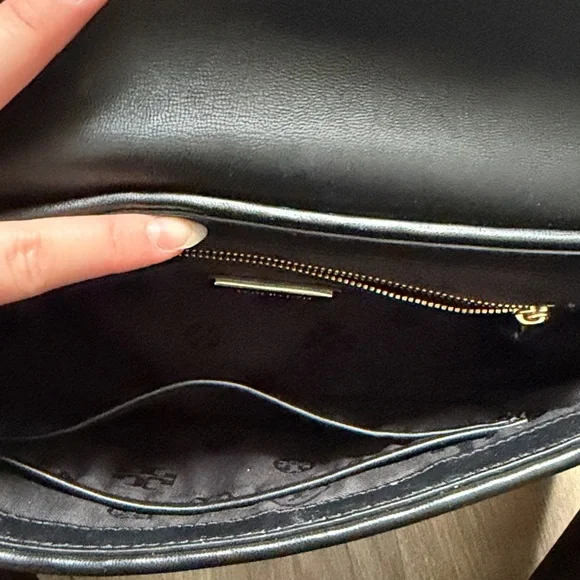 Tory Burch Black Quilted Leather Shoulder Bag with Gold Chain - Picture 5 of 5